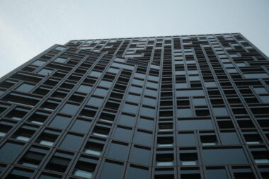 Auch in der Agglomeration schiessen die Türme in die Höhe: der Foundry Tower in Dübendorf (Bild: Noctua Rosa Moser)